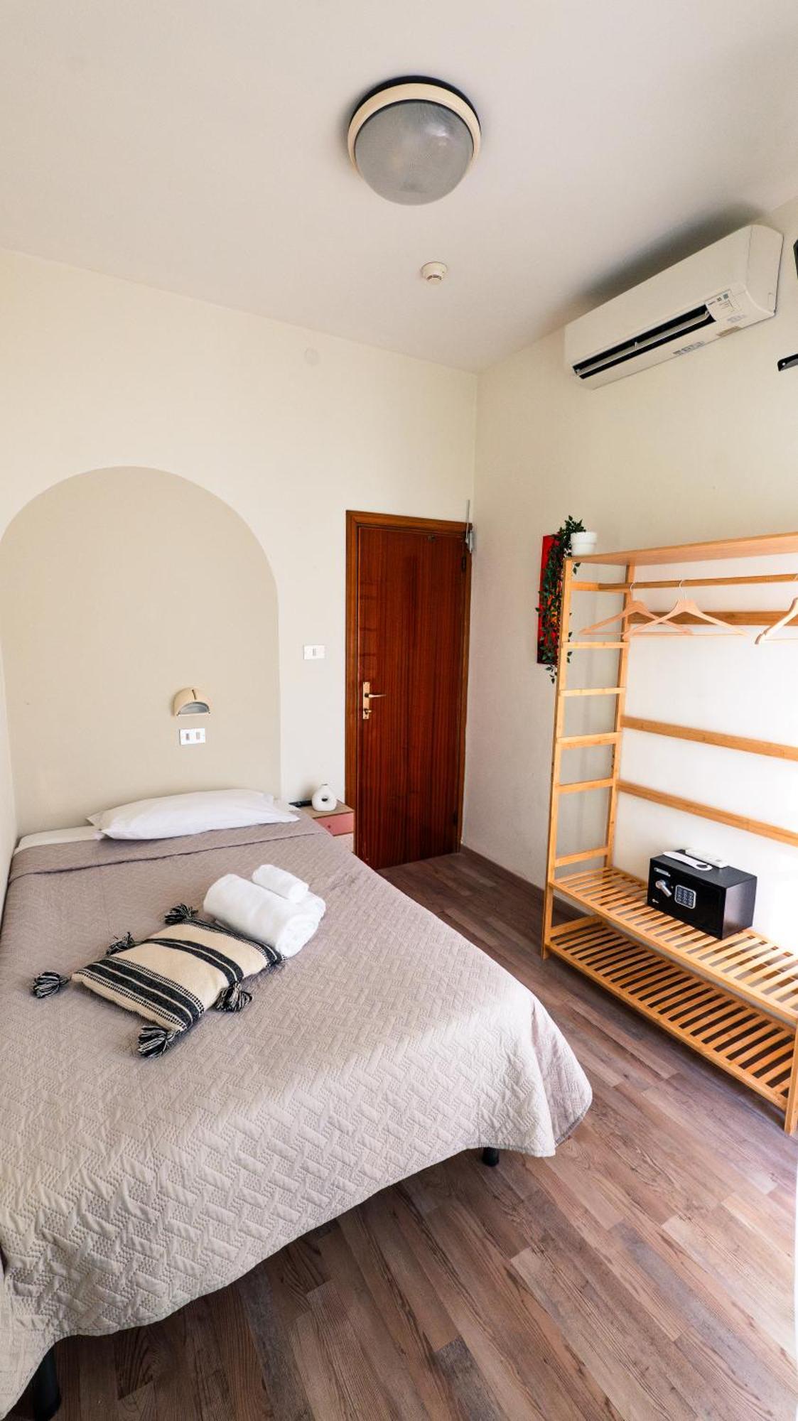 Bed & Breakfast Americana House 3*